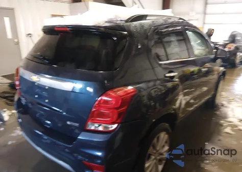 2018 Chevrolet Trax Premier z USA, uszkodzony, nr VIN 3GNCJRSB6JL411251